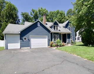 83 Pineridge Dr, Westfield, Massachusetts, 3 Bedrooms Bedrooms, 7 Rooms Rooms,2.5 BathroomsBathrooms,Residential,For Sale,Pineridge Dr,73530002