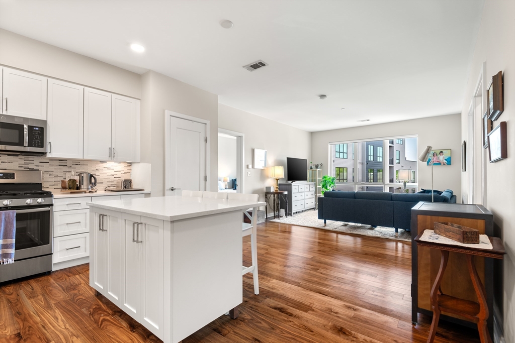 3531 Washington St, Boston, Massachusetts, 2 Bedrooms Bedrooms, 5 Rooms Rooms,2 BathroomsBathrooms,Residential,For Sale,Washington St,73529902