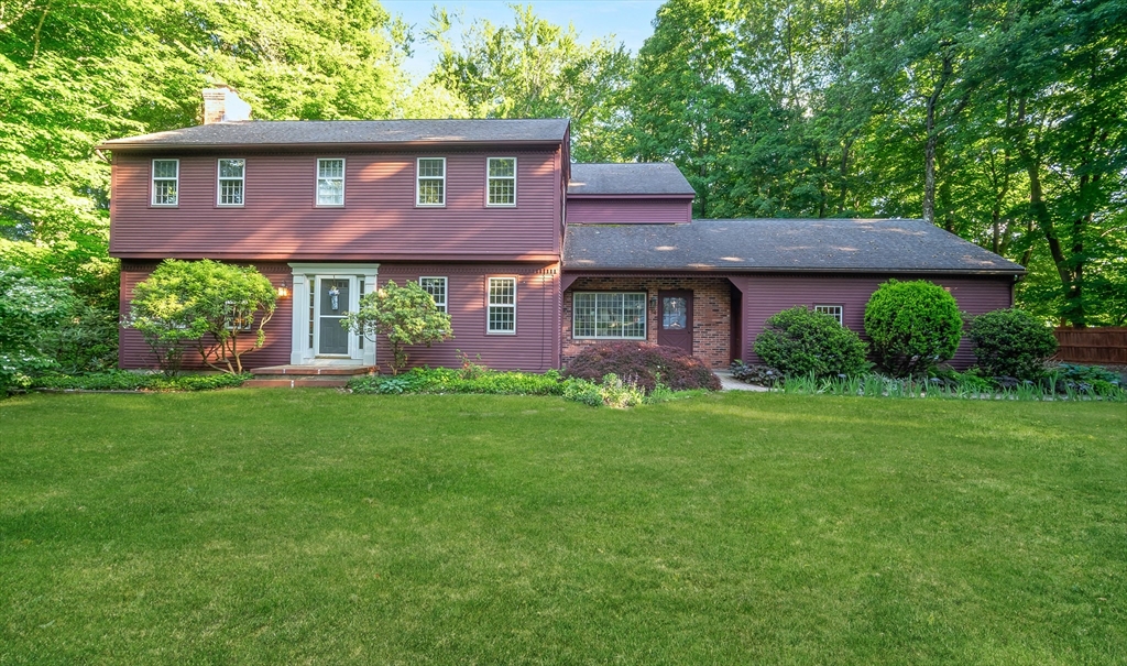84 Greenwich Rd, East Longmeadow, Massachusetts, 4 Bedrooms Bedrooms, 9 Rooms Rooms,3.5 BathroomsBathrooms,Residential,For Sale,Greenwich Rd,73529903