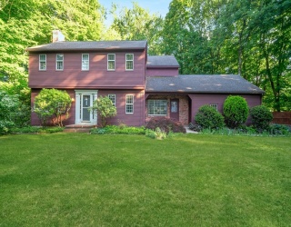 84 Greenwich Rd, East Longmeadow, Massachusetts, 4 Bedrooms Bedrooms, 9 Rooms Rooms,3.5 BathroomsBathrooms,Residential,For Sale,Greenwich Rd,73529903