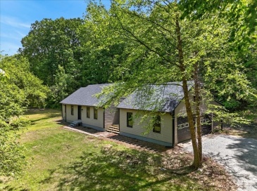 67 Chmura Rd, Hadley, Massachusetts, 3 Bedrooms Bedrooms, 8 Rooms Rooms,2 BathroomsBathrooms,Residential,For Sale,Chmura Rd,73529783