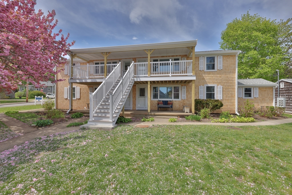 124 Skiff Avenue, Tisbury, Massachusetts, 2 Bedrooms Bedrooms, 4 Rooms Rooms,1 BathroomBathrooms,Residential,For Sale,Skiff Avenue,73515476