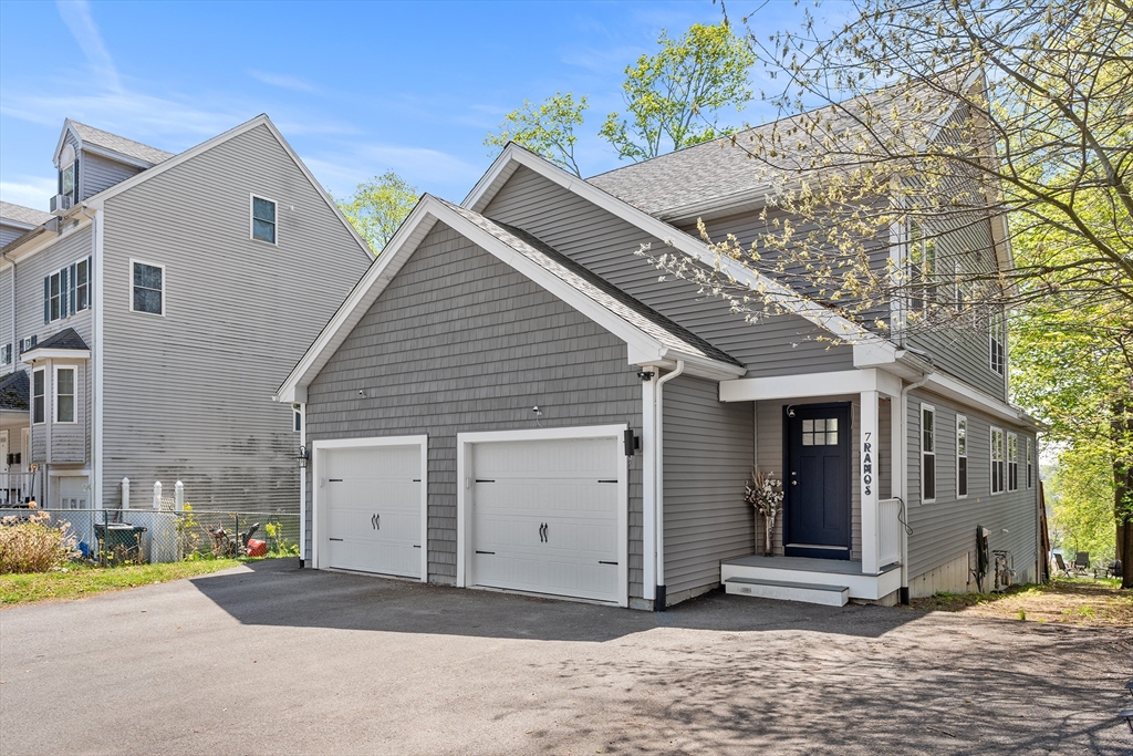 7 Mount Vernon St, Haverhill, Massachusetts, 4 Bedrooms Bedrooms, 7 Rooms Rooms,2 BathroomsBathrooms,Residential,For Sale,Mount Vernon St,73529927