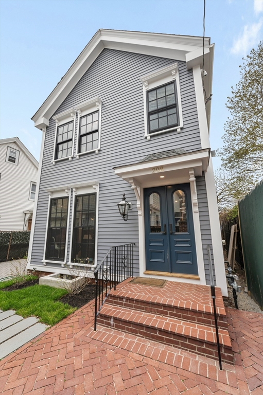 208 Windsor Street, Cambridge, Massachusetts, 3 Bedrooms Bedrooms, 6 Rooms Rooms,3 BathroomsBathrooms,Residential,For Sale,Windsor Street,73509898