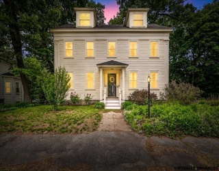 10 Summit Ave, Methuen, Massachusetts, 5 Bedrooms Bedrooms, 9 Rooms Rooms,1.5 BathroomsBathrooms,Residential,For Sale,Summit Ave,73529934