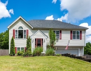 1241 Sharps Lot Rd, Swansea, Massachusetts, 3 Bedrooms Bedrooms, 6 Rooms Rooms,2 BathroomsBathrooms,Residential,For Sale,Sharps Lot Rd,73529595