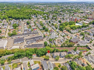 185 Washington St, Malden, Massachusetts, 4 Bedrooms Bedrooms, 7 Rooms Rooms,2.5 BathroomsBathrooms,Residential,For Sale,Washington St,73529821