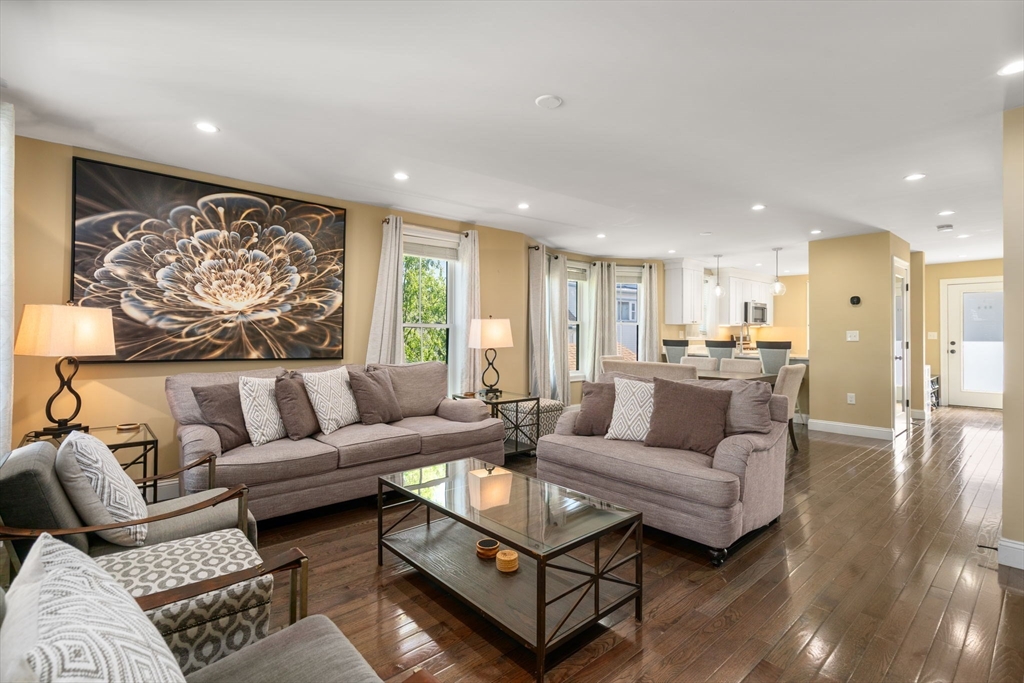 64 Harvard Ave, Boston, Massachusetts, 3 Bedrooms Bedrooms, 6 Rooms Rooms,2.5 BathroomsBathrooms,Residential,For Sale,Harvard Ave,73529547