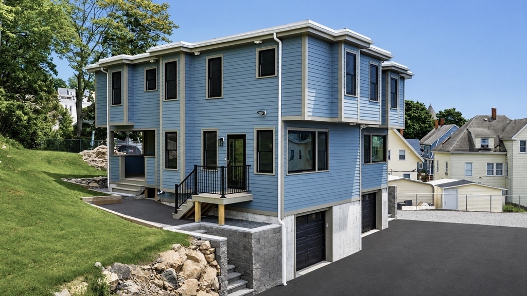 20 Bellair St, Lynn, Massachusetts, 3 Bedrooms Bedrooms, 6 Rooms Rooms,2.5 BathroomsBathrooms,Residential,For Sale,Bellair St,73529644