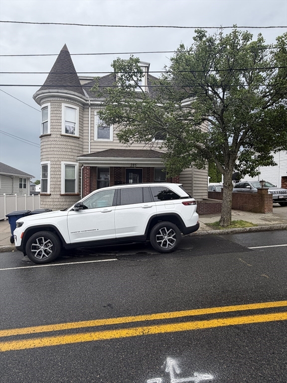 285 Crescent Ave, Revere, Massachusetts, 3 Bedrooms Bedrooms, 5 Rooms Rooms,2 BathroomsBathrooms,Residential Lease,For Rent,Crescent Ave,73530014