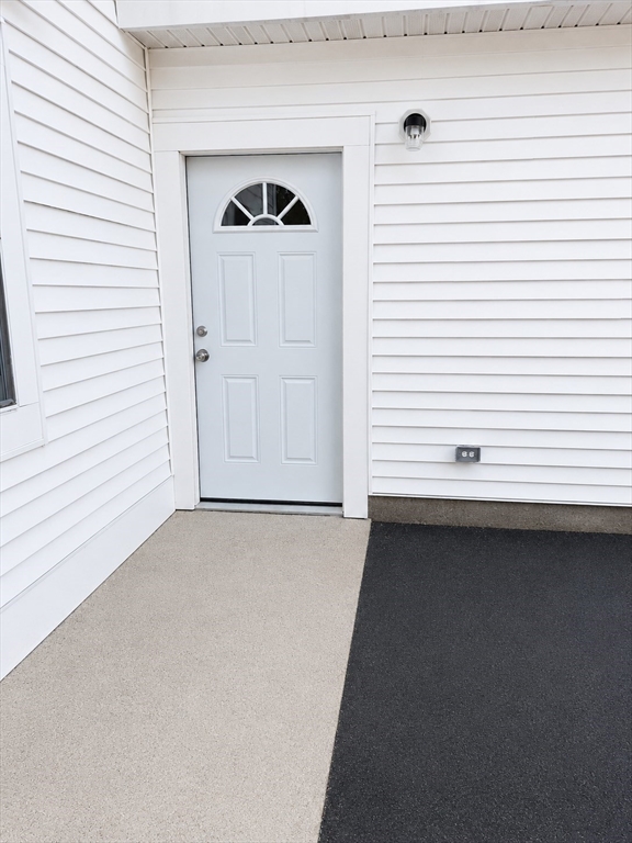 7 Cape Road, Mendon, Massachusetts, 2 Bedrooms Bedrooms, 4 Rooms Rooms,1 BathroomBathrooms,Residential Lease,For Rent,Cape Road,73530015