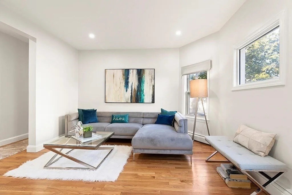 101 Brent St, Boston, Massachusetts, 3 Bedrooms Bedrooms, 5 Rooms Rooms,1 BathroomBathrooms,Residential Lease,For Rent,Brent St,73530021