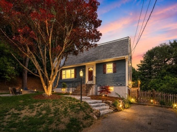 34 Washington Ave, Burlington, Massachusetts, 4 Bedrooms Bedrooms, 8 Rooms Rooms,2.5 BathroomsBathrooms,Residential,For Sale,Washington Ave,73529975