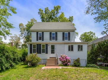 13 Highland Rd, Middleton, Massachusetts, 3 Bedrooms Bedrooms, 5 Rooms Rooms,1.5 BathroomsBathrooms,Residential,For Sale,Highland Rd,73529391 13 Highland Rd, Middleton, Massachusetts, 3 Bedrooms Bedrooms, 5 Rooms Rooms,1.5 BathroomsBathrooms,Residential,For Sale,Highland Rd,73529391