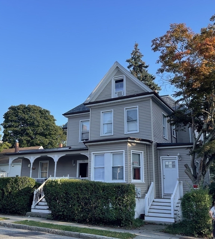 398 Union St, New Bedford, Massachusetts, 10 Bedrooms Bedrooms, 15 Rooms Rooms,3.5 BathroomsBathrooms,Residential,For Sale,Union St,73529683