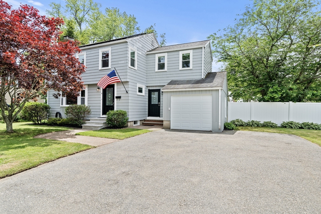 4 Sendick Rd, Woburn, Massachusetts, 4 Bedrooms Bedrooms, 7 Rooms Rooms,1.5 BathroomsBathrooms,Residential,For Sale,Sendick Rd,73529352