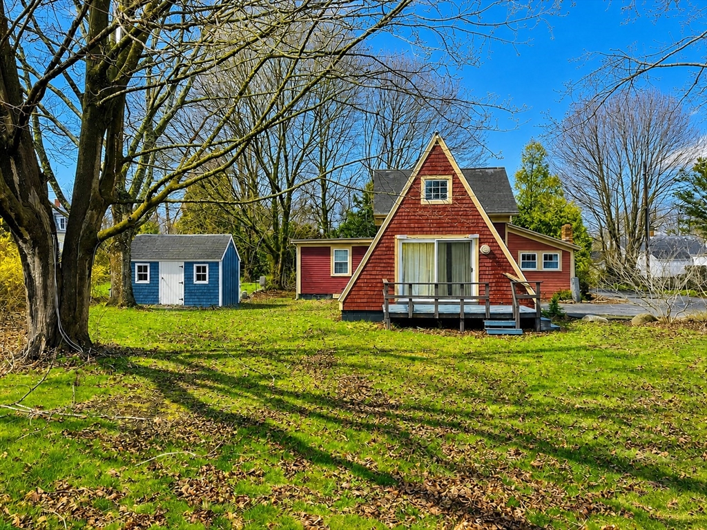 4 Toomey Lane, Rockport, Massachusetts, 3 Bedrooms Bedrooms, 7 Rooms Rooms,2 BathroomsBathrooms,Residential,For Sale,Toomey Lane,73529967