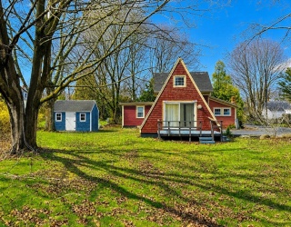 4 Toomey Lane, Rockport, Massachusetts, 3 Bedrooms Bedrooms, 7 Rooms Rooms,2 BathroomsBathrooms,Residential,For Sale,Toomey Lane,73529967