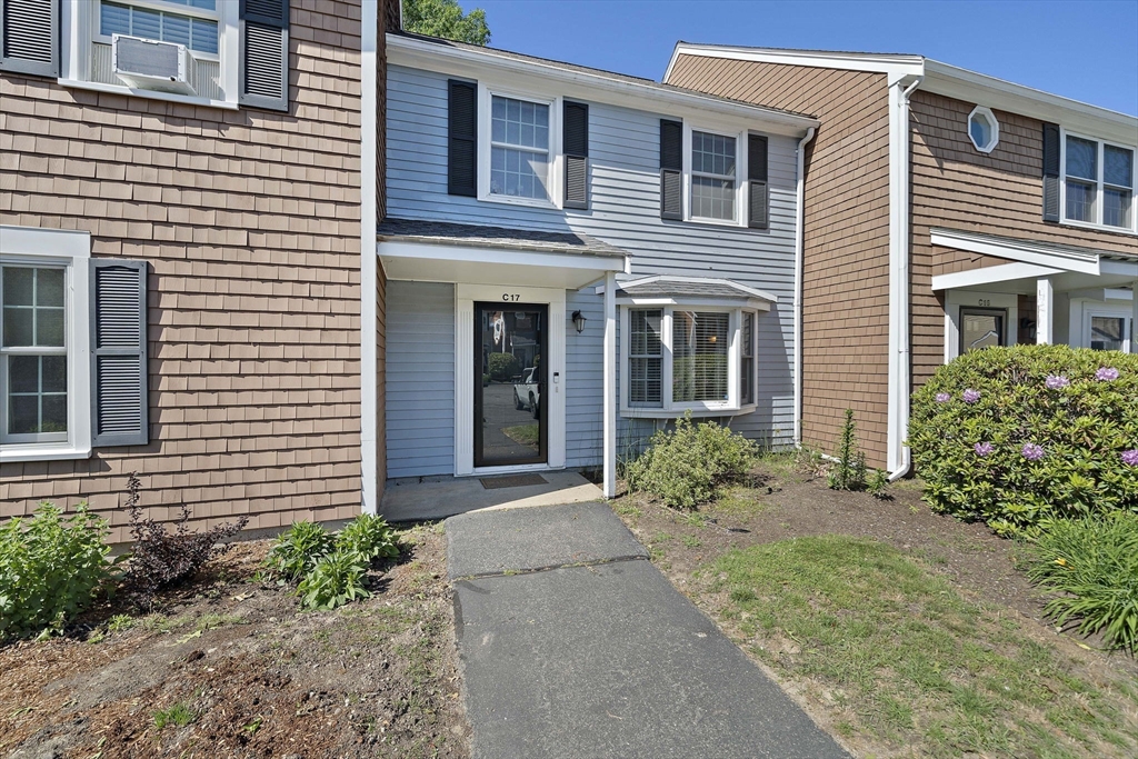 60 Pattison St, Abington, Massachusetts, 2 Bedrooms Bedrooms, 4 Rooms Rooms,2.5 BathroomsBathrooms,Residential,For Sale,Pattison St,73529695