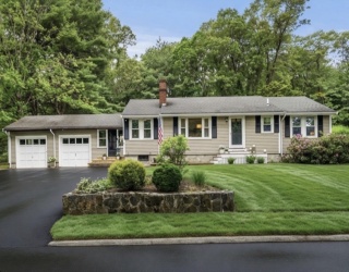 18 Gleason Rd, Reading, Massachusetts, 3 Bedrooms Bedrooms, 9 Rooms Rooms,2.5 BathroomsBathrooms,Residential,For Sale,Gleason Rd,73529313
