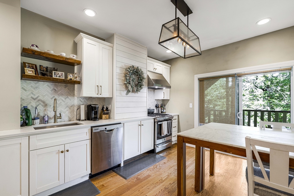 38 Woodward St, Boston, Massachusetts, 2 Bedrooms Bedrooms, 5 Rooms Rooms,1 BathroomBathrooms,Residential,For Sale,Woodward St,73530099
