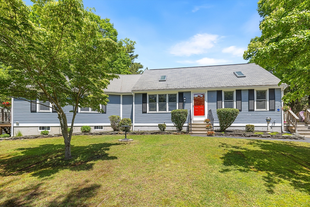 71 Cains Hill Dr, Taunton, Massachusetts, 4 Bedrooms Bedrooms, 9 Rooms Rooms,2 BathroomsBathrooms,Residential,For Sale,Cains Hill Dr,73530137