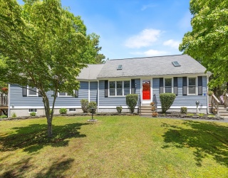 71 Cains Hill Dr, Taunton, Massachusetts, 4 Bedrooms Bedrooms, 9 Rooms Rooms,2 BathroomsBathrooms,Residential,For Sale,Cains Hill Dr,73530137
