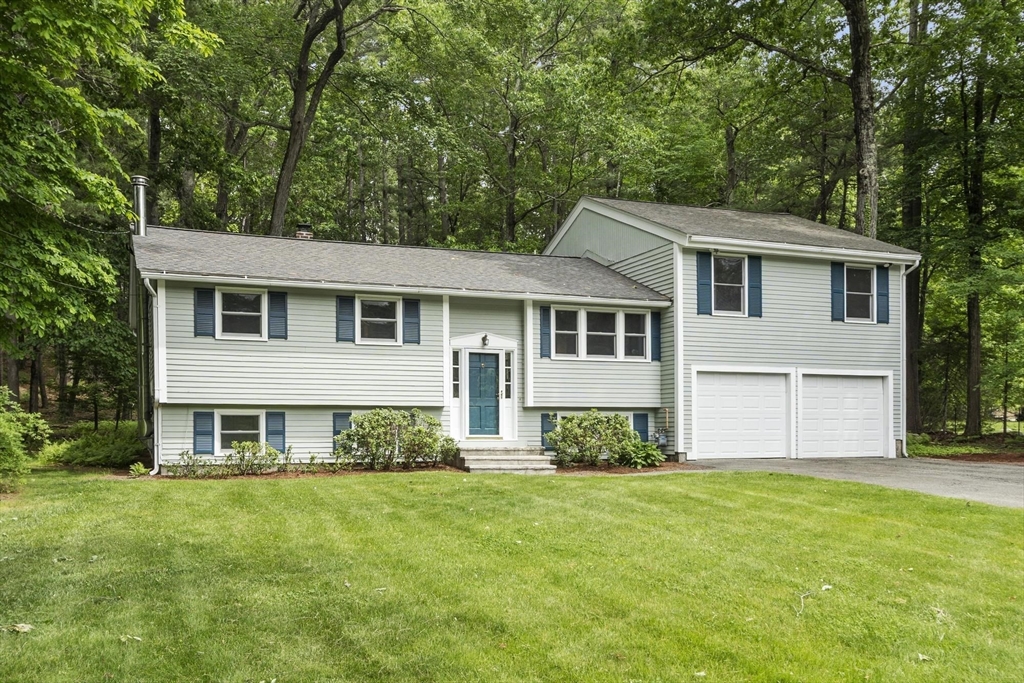 34 Sleigh Rd, Chelmsford, Massachusetts, 5 Bedrooms Bedrooms, 8 Rooms Rooms,2 BathroomsBathrooms,Residential,For Sale,Sleigh Rd,73529923