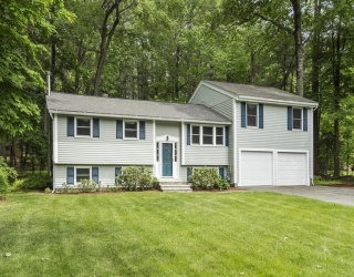 34 Sleigh Rd, Chelmsford, Massachusetts, 5 Bedrooms Bedrooms, 8 Rooms Rooms,2 BathroomsBathrooms,Residential,For Sale,Sleigh Rd,73529923