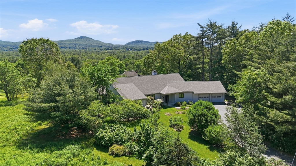 481 Station Rd, Amherst, Massachusetts, 3 Bedrooms Bedrooms, 7 Rooms Rooms,2.5 BathroomsBathrooms,Residential,For Sale,Station Rd,73530140