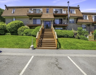 26 Williamsburg Ct, Shrewsbury, Massachusetts, 2 Bedrooms Bedrooms, 4 Rooms Rooms,1.5 BathroomsBathrooms,Residential,For Sale,Williamsburg Ct,73530118