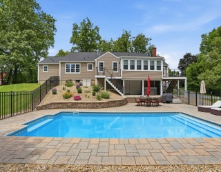 196 Foster St, Littleton, Massachusetts, 4 Bedrooms Bedrooms, 8 Rooms Rooms,3 BathroomsBathrooms,Residential,For Sale,Foster St,73530087