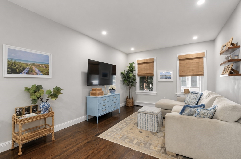 17 Cordis Street, Boston, Massachusetts, 2 Bedrooms Bedrooms, 5 Rooms Rooms,1 BathroomBathrooms,Residential,For Sale,Cordis Street,73530122