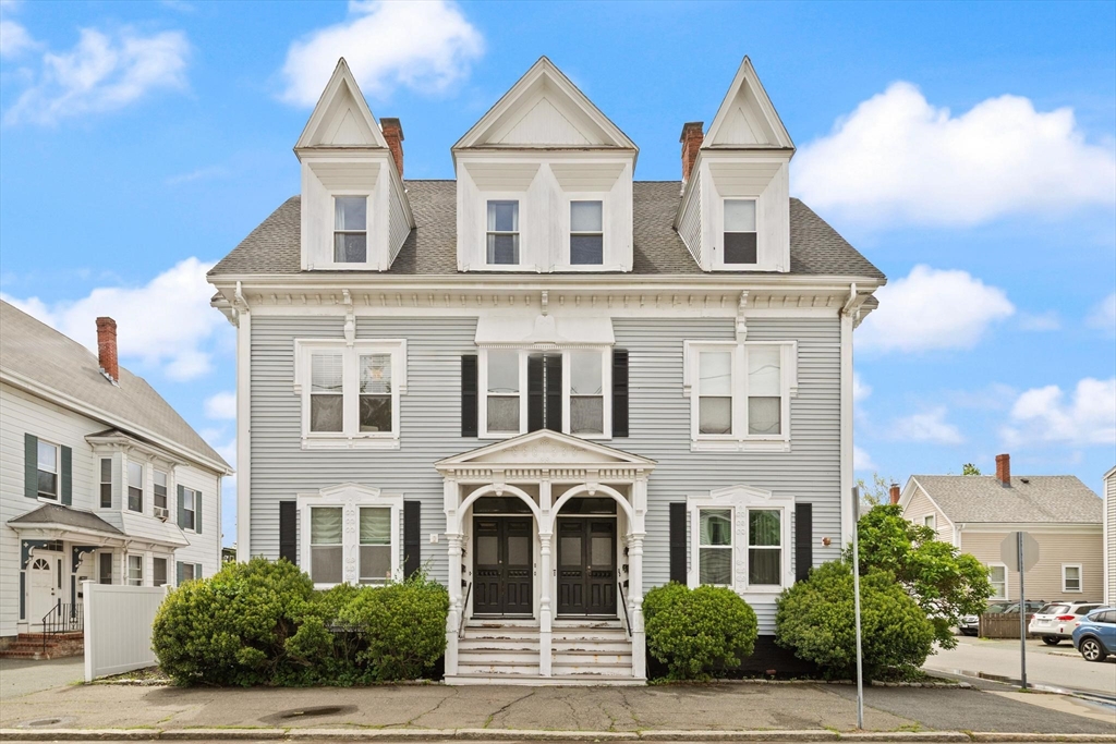 12 1/2 Dearborn Street, Salem, Massachusetts, 2 Bedrooms Bedrooms, 4 Rooms Rooms,1 BathroomBathrooms,Residential,For Sale,Dearborn Street,73530195
