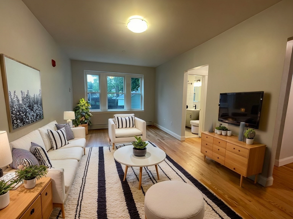 233 Lafayette Street, Salem, Massachusetts, 2 Bedrooms Bedrooms, 4 Rooms Rooms,1 BathroomBathrooms,Residential Lease,For Rent,Lafayette Street,73530193