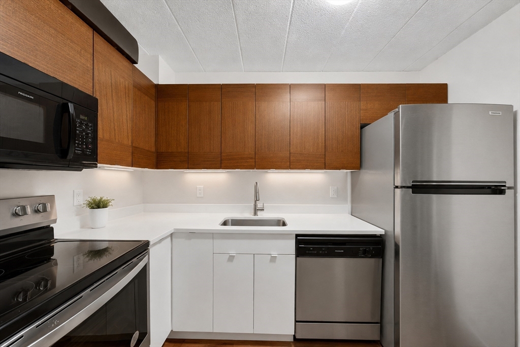 345 Harvard St, Cambridge, Massachusetts, 2 Bedrooms Bedrooms, 4 Rooms Rooms,1.5 BathroomsBathrooms,Residential,For Sale,Harvard St,73530196