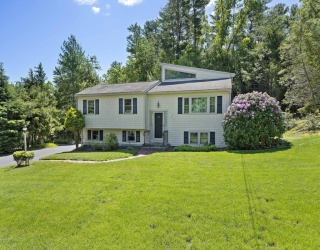 46 Tower Hill Drive, Hanover, Massachusetts, 4 Bedrooms Bedrooms, 8 Rooms Rooms,2.5 BathroomsBathrooms,Residential,For Sale,Tower Hill Drive,73530213