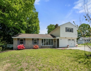 21 Randall Rd, Maynard, Massachusetts, 4 Bedrooms Bedrooms, 9 Rooms Rooms,2 BathroomsBathrooms,Residential,For Sale,Randall Rd,73530215