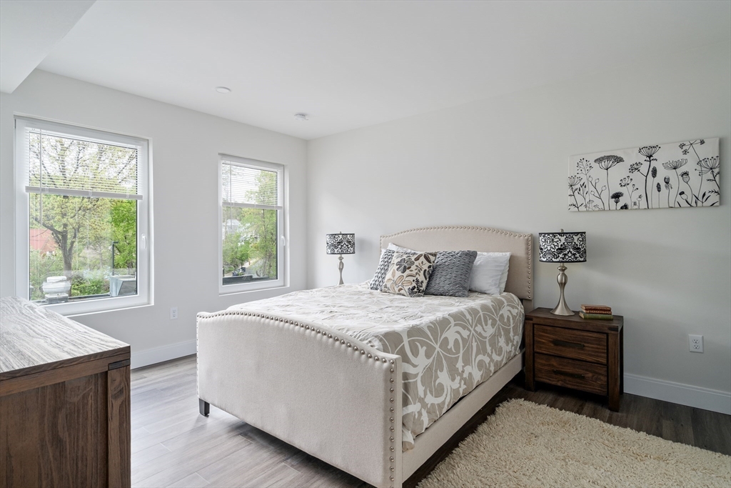 317 Belgrade Ave, Boston, Massachusetts, 2 Bedrooms Bedrooms, 4 Rooms Rooms,2 BathroomsBathrooms,Residential Lease,For Rent,Belgrade Ave,73529641