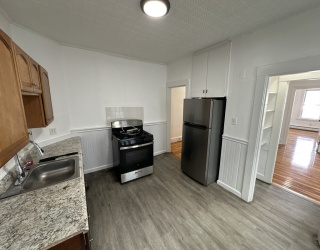765 Broadway, Everett, Massachusetts, 2 Bedrooms Bedrooms, 5 Rooms Rooms,1 BathroomBathrooms,Residential Lease,For Rent,Broadway,73530209