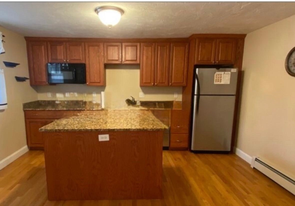 4R Chapel St, Norwood, Massachusetts, 1 Bedroom Bedrooms, 3 Rooms Rooms,1 BathroomBathrooms,Residential Lease,For Rent,Chapel St,73530234