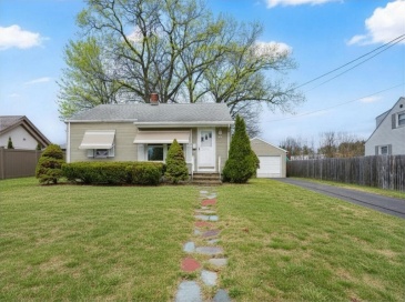 20 Edbert St, Chicopee, Massachusetts, 2 Bedrooms Bedrooms, 6 Rooms Rooms,1 BathroomBathrooms,Residential,For Sale,Edbert St,73500367