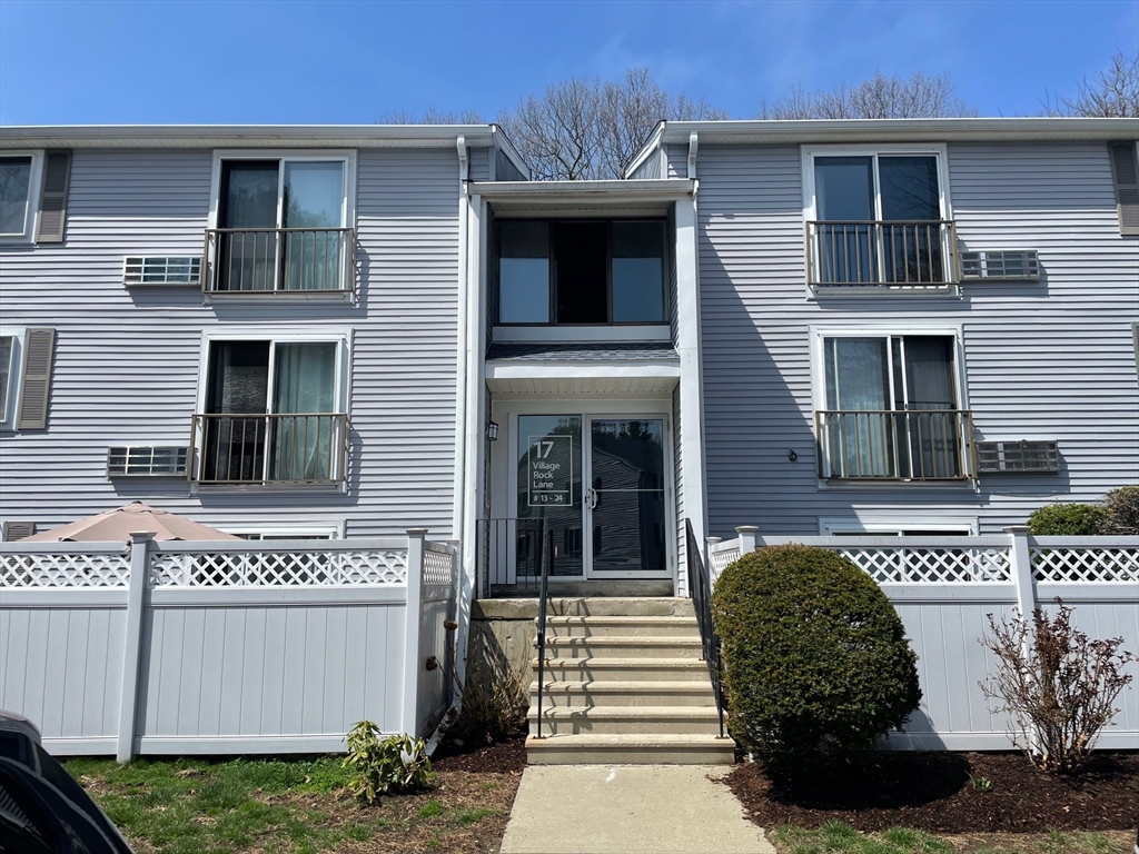 17 Village Rock Lane, Natick, Massachusetts, 1 Bedroom Bedrooms, 4 Rooms Rooms,1 BathroomBathrooms,Residential Lease,For Rent,Village Rock Lane,73503990