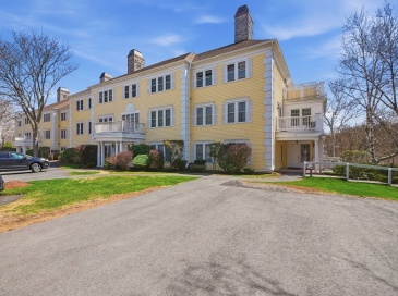 1 Riverview Blvd, Methuen, Massachusetts, 2 Bedrooms Bedrooms, 5 Rooms Rooms,2.5 BathroomsBathrooms,Residential,For Sale,Riverview Blvd,73513272