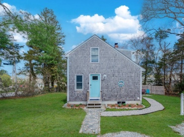 56 Acushnet Road, Mattapoisett, Massachusetts, 2 Bedrooms Bedrooms, 4 Rooms Rooms,2 BathroomsBathrooms,Residential,For Sale,Acushnet Road,73482059