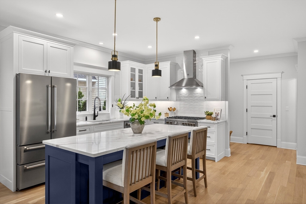 255 Old Main Road, Falmouth, Massachusetts, 3 Bedrooms Bedrooms, 6 Rooms Rooms,3.5 BathroomsBathrooms,Residential,For Sale,Old Main Road,73495239
