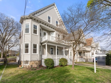 2065 Commonwealth Avenue, Newton, Massachusetts, 2 Bedrooms Bedrooms, 5 Rooms Rooms,1 BathroomBathrooms,Residential,For Sale,Commonwealth Avenue,73503712