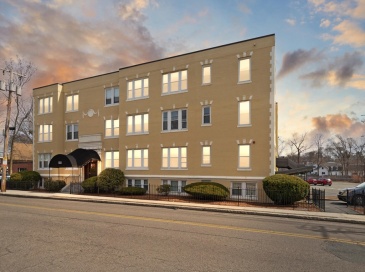515 Pleasant St, Melrose, Massachusetts, 1 Bedroom Bedrooms, 4 Rooms Rooms,1 BathroomBathrooms,Residential,For Sale,Pleasant St,73494773