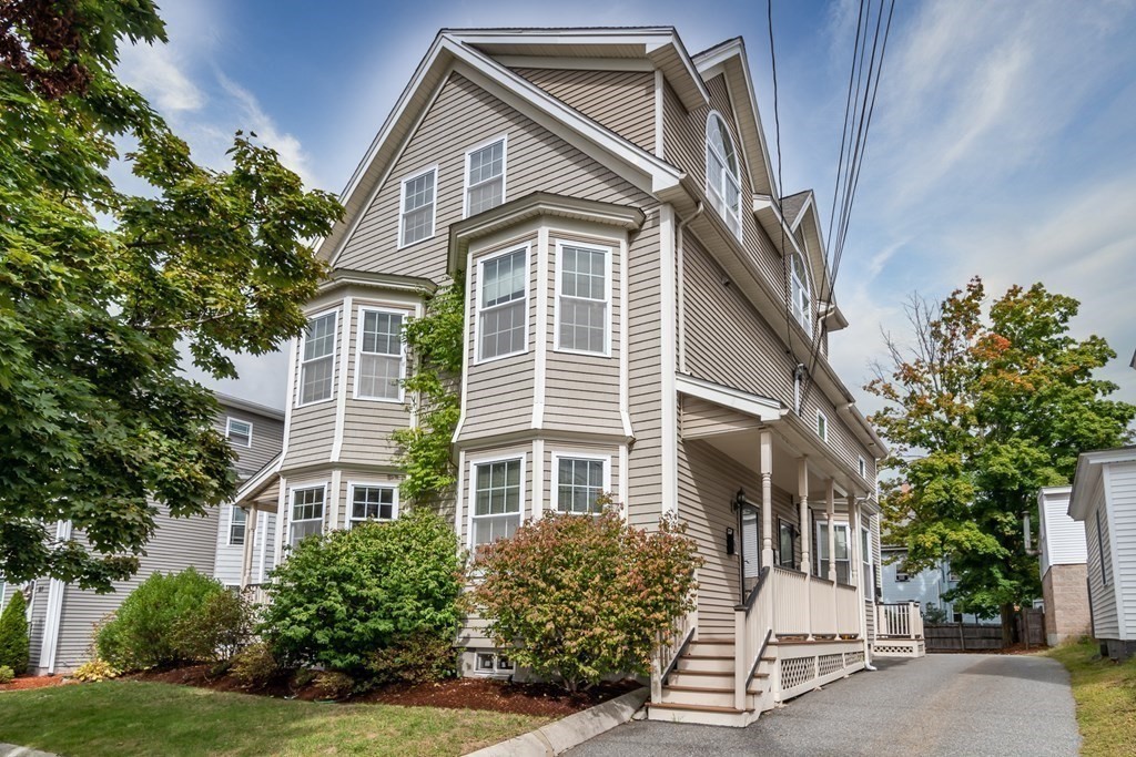 123 Russell Street, Waltham, Massachusetts, 3 Bedrooms Bedrooms, 5 Rooms Rooms,2 BathroomsBathrooms,Residential Lease,For Rent,Russell Street,73486941