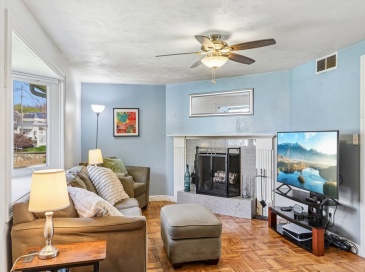 48 State St, Marlborough, Massachusetts, 2 Bedrooms Bedrooms, 5 Rooms Rooms,1 BathroomBathrooms,Residential,For Sale,State St,73510986